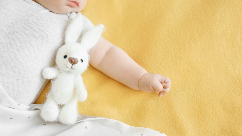 眠る赤ちゃんの写真